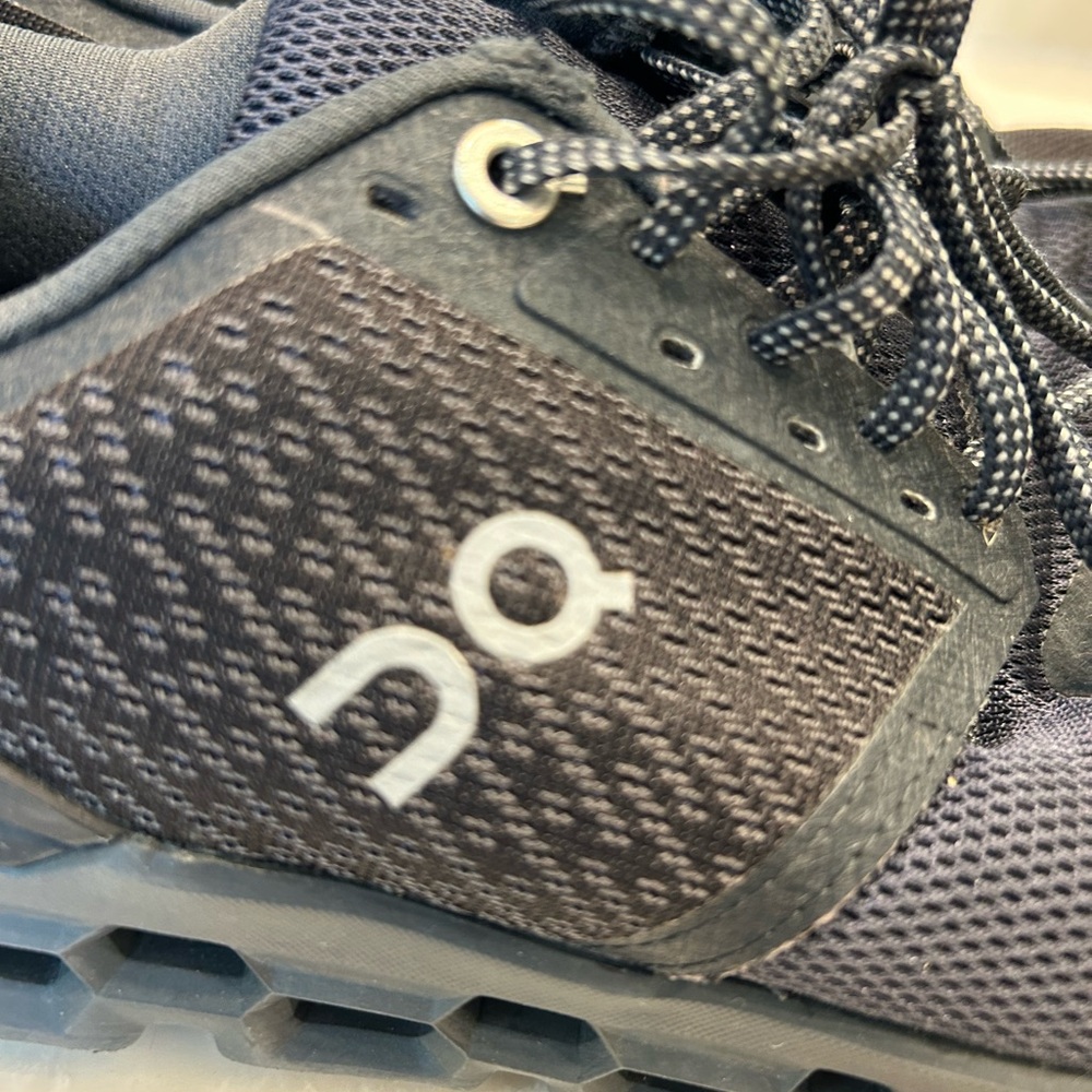 On Cloudstratus running shoes in black, Lace up, Women’s Sz 9 - Picture 4 of 11